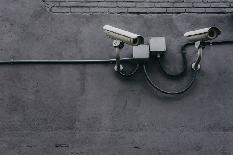 Effektiver Einbruchschutz für Unternehmen: Strategien zur Sicherung von Gebäuden und Daten